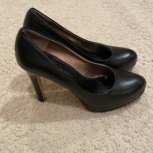 Banana Republic Black Pumps